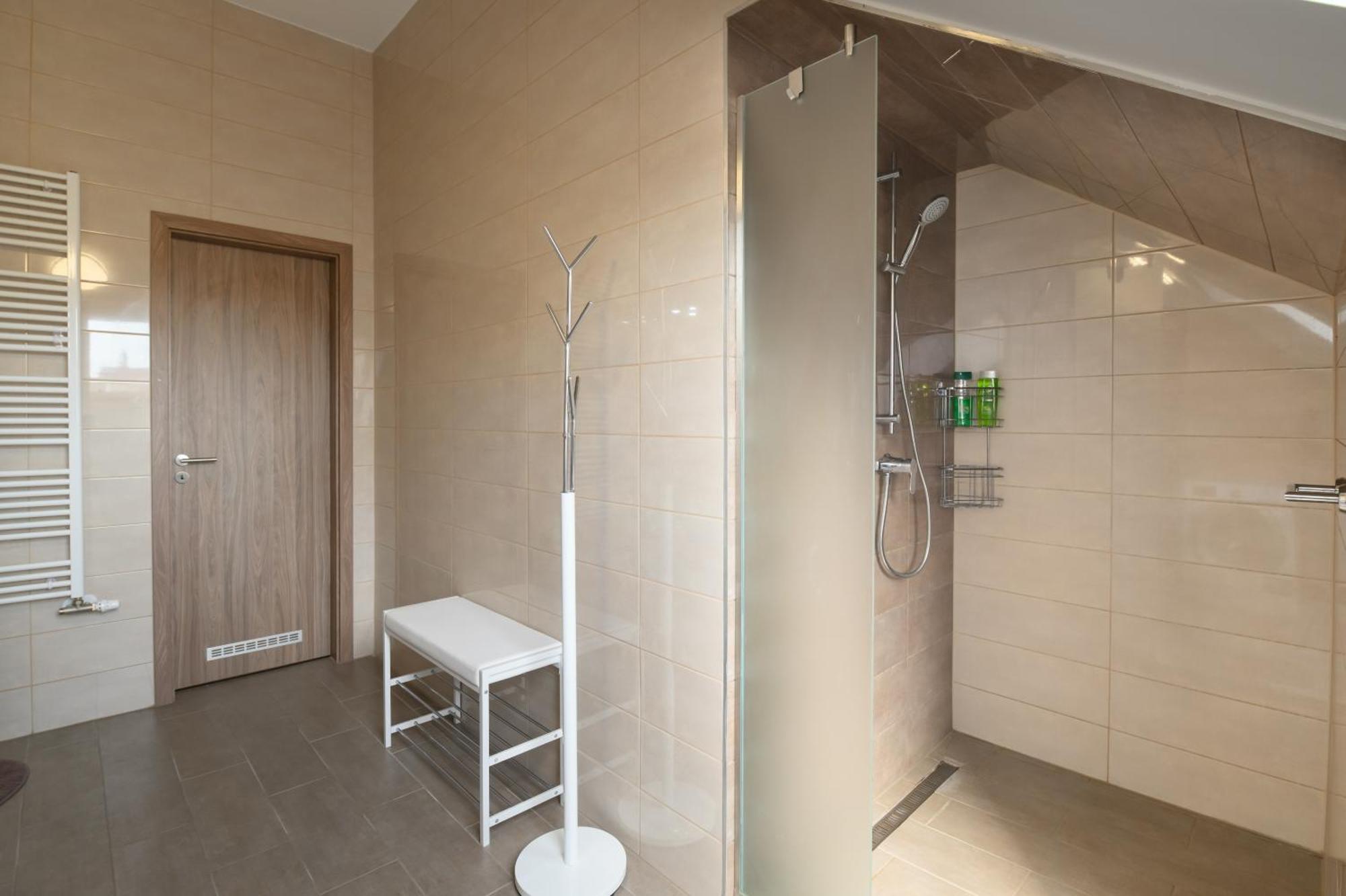 Domino Suite Eger Luaran gambar
